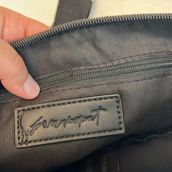 FREE PROPLE MOVEMENT RENEGADE SLING BAG RED NEW WITH TAGS - Picture 9 of 14